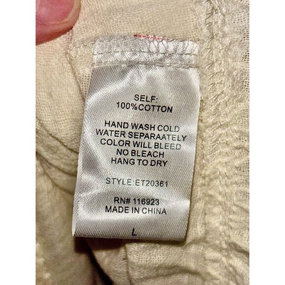 🇺🇸 Granny Square Patchwork Trim Cold Shoulder Top - Picture 5 of 5